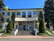 W Buchu kilka szkół przeniosło się na zdalne nauczanie z powodu zagrożeń